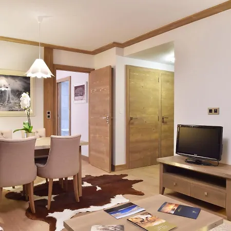 Raffine Aux Pieds Des Pistes Avec Parking Et Acces Fitness - Fr-1-562-52 Apartment