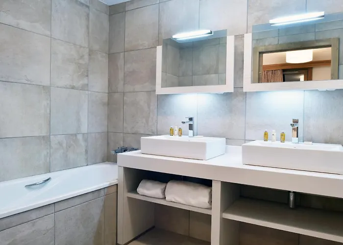 Daire Avec Parking Et Animaux Admis, Proche Pistes - Fr-1-562-52 Courchevel